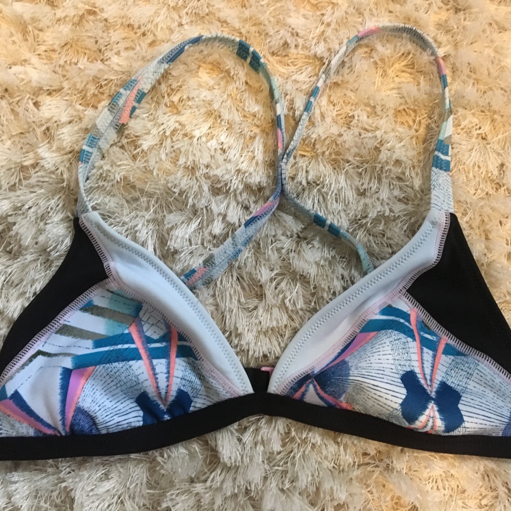 (3/$15) Victoria’s Secret Bikini Top